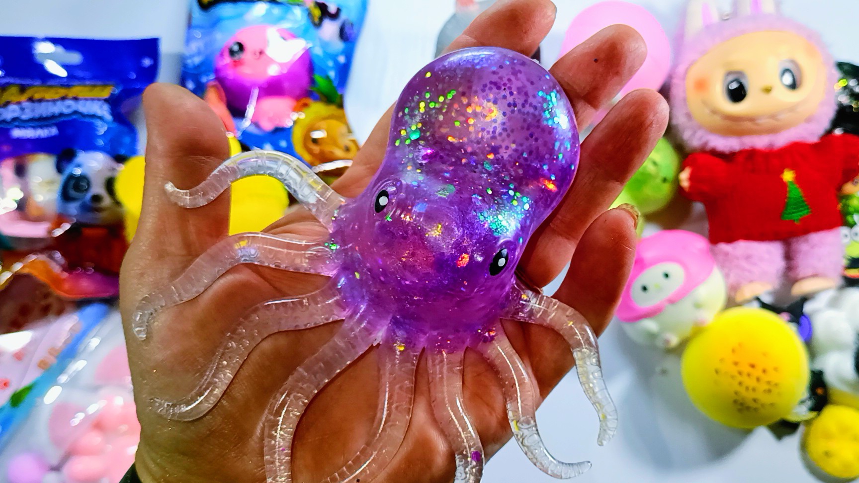 АСМР РАСПАКОВКА сквишей и антистрессы 🥰 ТАБА СКВИШИ лапки 🐾 приятные звуки АСМР сквишей 😍 смотреть онлайн