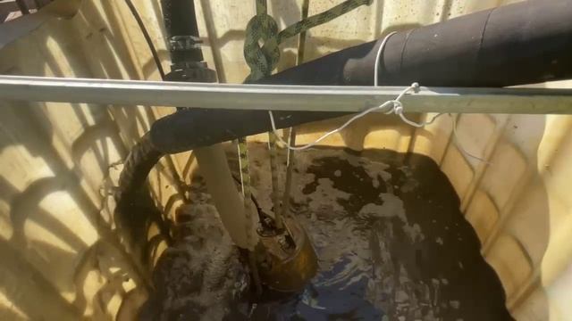 Погружной дренажный насоса ZUMFA Small D8 в процессе работы на строительном объекте смотреть онлайн