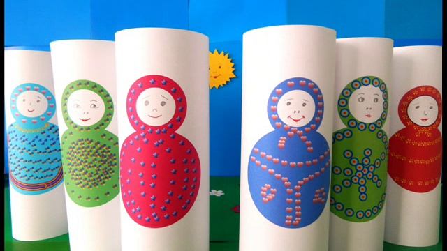 Пляска матрешек