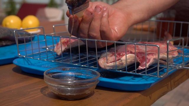 КАК ПОЖАРИТЬ АРОМАТНОГО КАРПА НА УГЛЯХ? смотреть онлайн