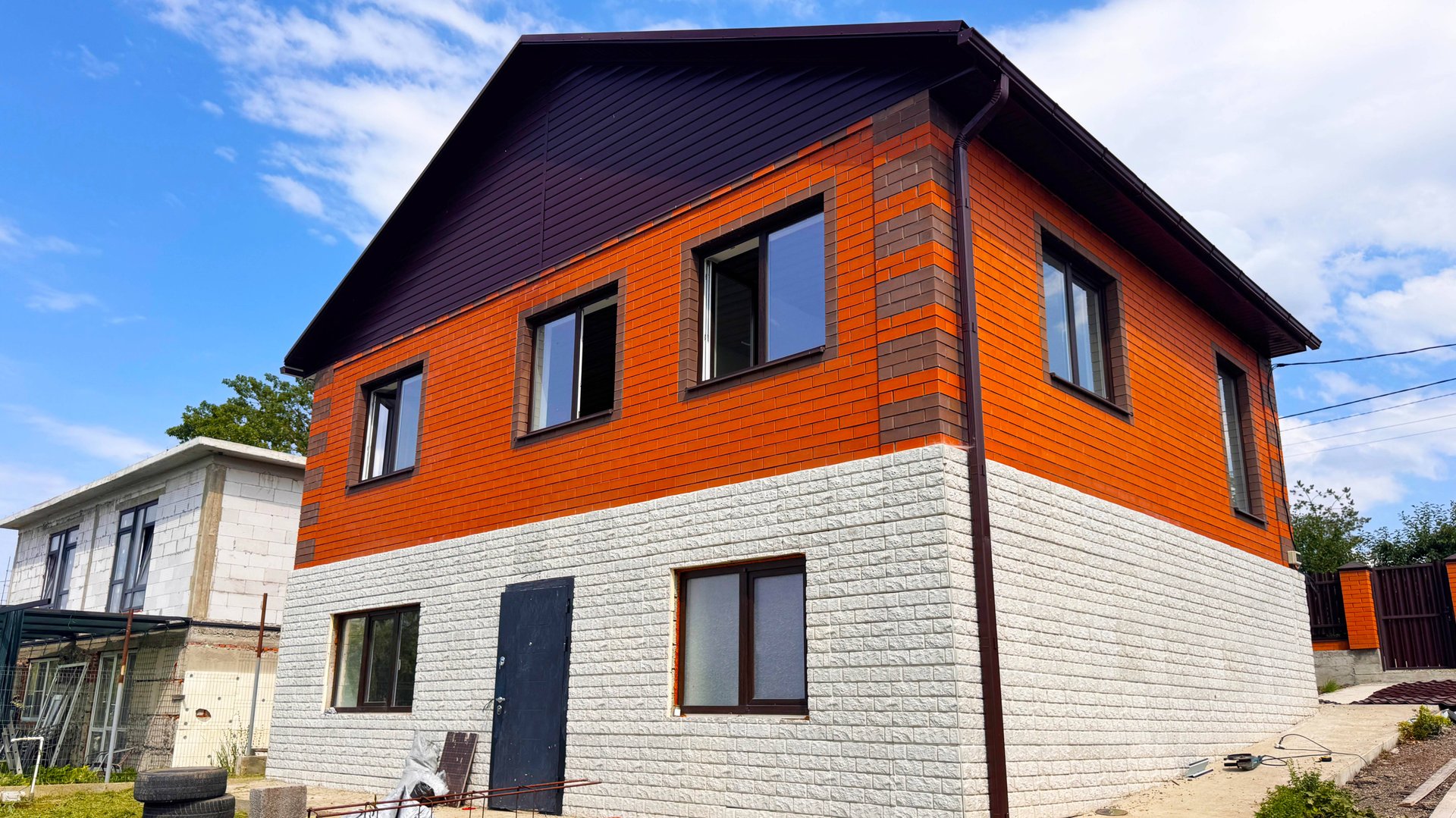 Домик на берегу живописного пруда с лотосами, в окружении яблоневых садов, лесов и горных речек смотреть онлайн