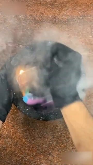 Что будет, если кинуть поп-ит в ступу? Спойлер: это не взрыв, но почти!