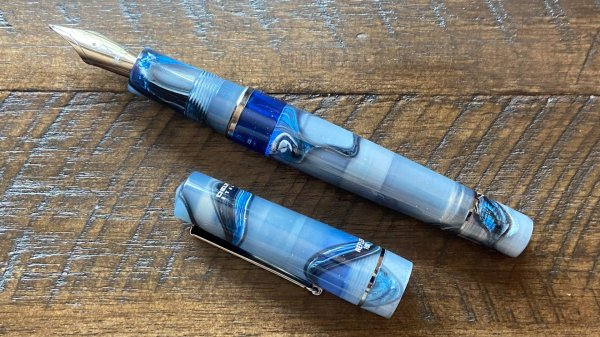 Перьевая ручка Delta Duna / Delta Dune