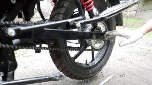 Стандартное ТО простого мотоцикла, на примере индийского TVS 150X. Часть 16. Провисание и износ цепи