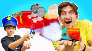 🚿Кто испачкал дорогу? Срочно на волшебную мойку Колорама – машинки меняют цвет под водой!