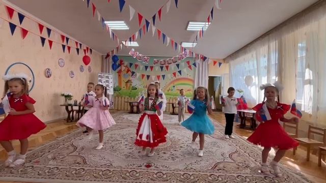 День Государственного флага России в Днепрорудненском  детском саду №7 «Теремок»