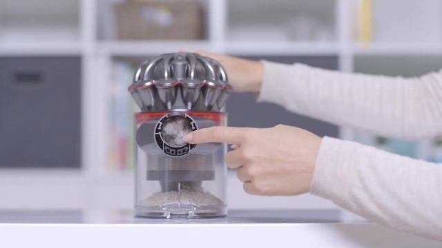 Dyson V8™ Slim cord-free vacuums. Checking for blockages смотреть онлайн
