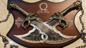 Клинки Хаоса Кратоса из игры God of War 1:1