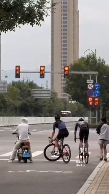 Опытные Велосипедист🚴 велосипед🚴🚵🚲