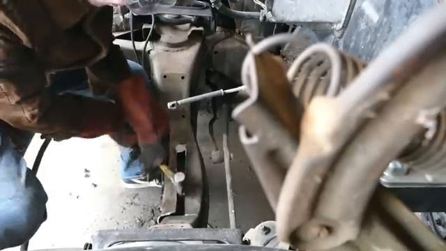 Installing a Used EFI Engine + 5 Speed Transmission In My 1965 Ford -Видео от SimonFordman смотреть онлайн