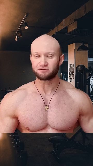 Натуральный атлет на массе поднимает 60 кг с прямым грифом смотреть онлайн