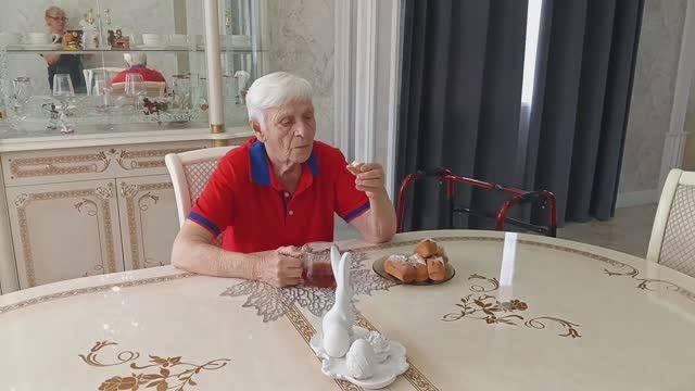 128. Занялись огородом. Бабуля поправляется