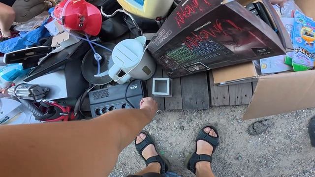 ПРОДАЮ_ВЕЩИ_НА_БАРАХОЛКЕ смотреть онлайн