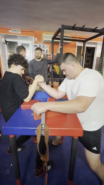 Армфайт Саши Спасокукоцкого в клубе Лидер. Тренер Антон Минаев смотреть онлайн