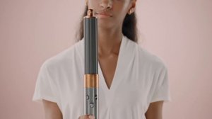 How to create a curly blow out with the Dyson Airwrap™ multi-styler and dryer