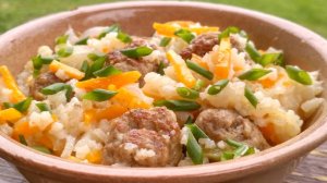 Ароматный рис с сочными фрикадельками — простой и вкусный обед для всей семьи!
