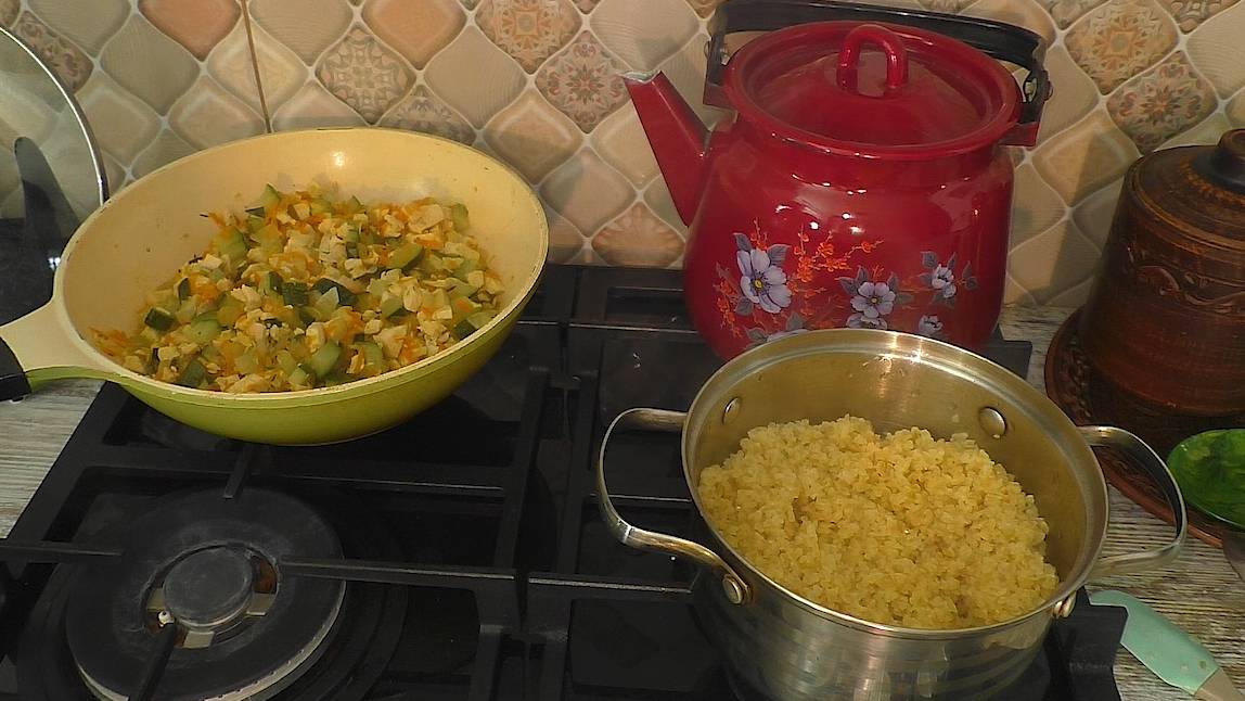 Готовлю булгур с овощами. Почему раньше этого не делала!? ЭТО ОЧЕНЬ ВКУСНО! смотреть онлайн