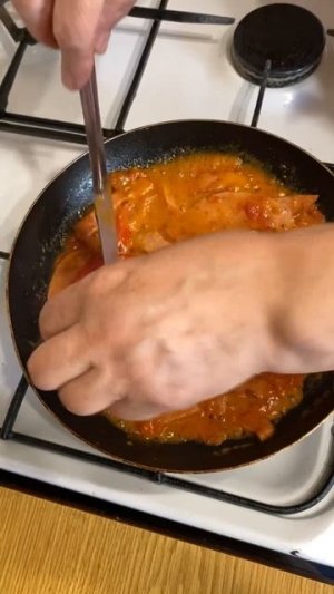 Омлет с ветчиной и помидором