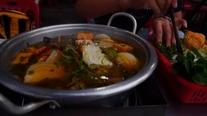 Обзор Lau Bo Ba Bung 2. Тут готовят только одно блюдо!