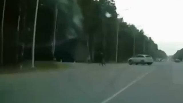 В Кургане юный мотоциклист попал в ДТП с автомобилем смотреть онлайн