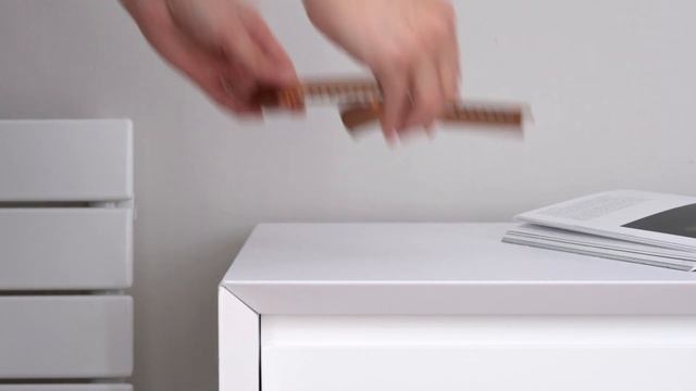 How to clean the diffusers on your Dyson Airstrait™ straightener смотреть онлайн