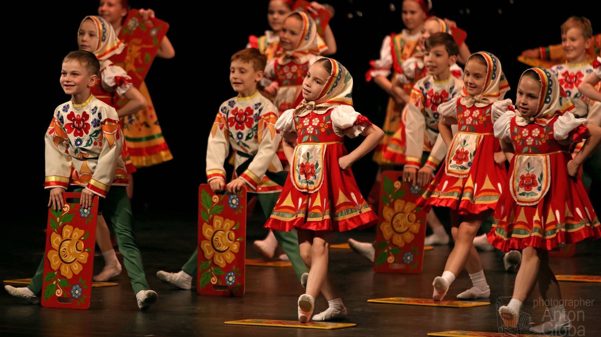 «ГОРОДЕЦКИЕ ДОСТОЧКИ», Ансамбль "Школьные годы". "GORODETSKY DOSTOCKHKI", Ensemble "School Years". смотреть онлайн