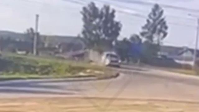 В Канске автомобилист устроил ДТП с несовершеннолетним мотоциклистом без прав смотреть онлайн