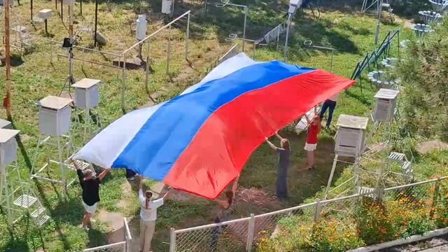 22 августа 2025 года, в День государственного флага России студенты техникума приняли участие во Все смотреть онлайн