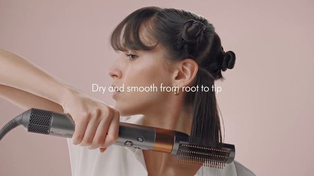 How to create a chic French bob with the Dyson Airwrap™ multi-styler and dryer смотреть онлайн