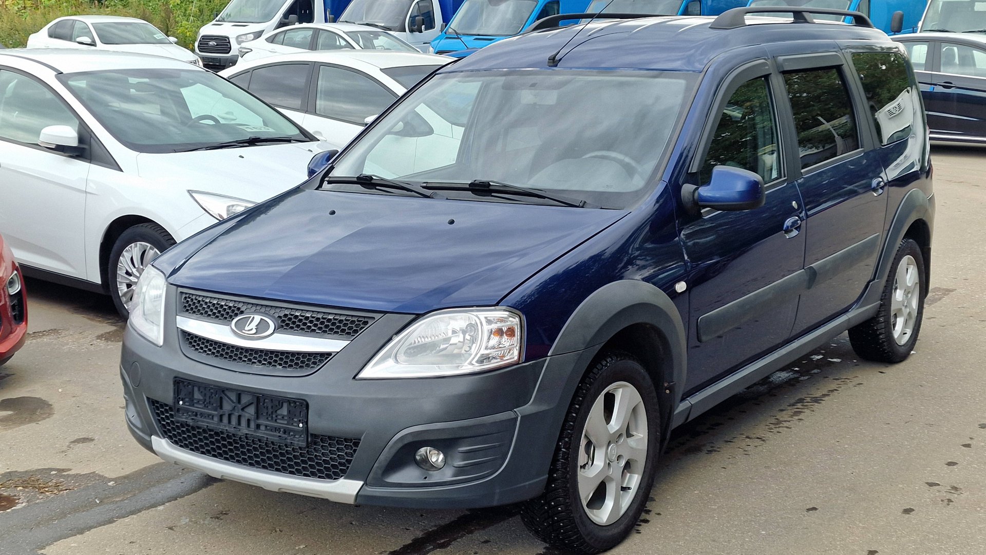 Lada Largus (2018) смотреть онлайн