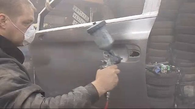 Подготовка к покраске, покраска лакировка, грунтовка, полировка двери Toyota Avensis ZRT270