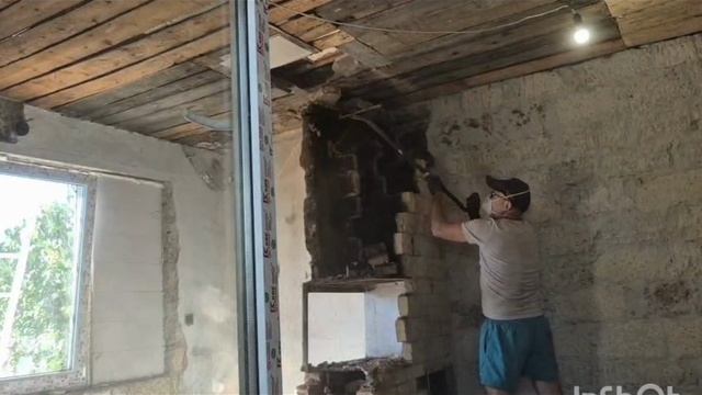 Лёша ломает печку//Ремонт дома//Жизнь в Крыму смотреть онлайн
