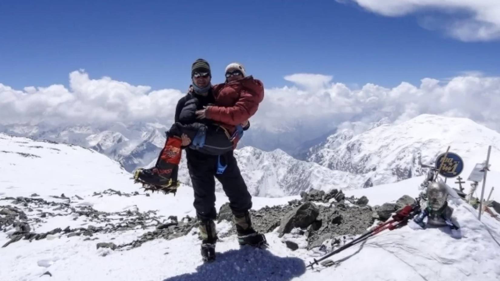 Альпинист Лука погиб, спасая Наталью Наговицыну смотреть онлайн
