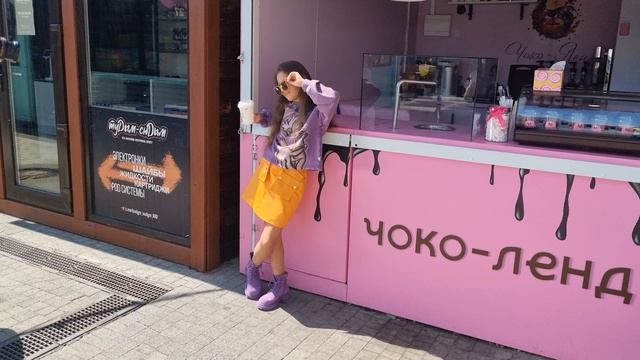 Ника снялась для магазина Bus Store! смотреть онлайн