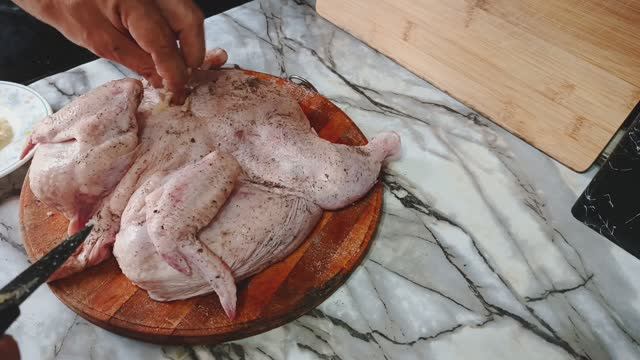 Курица запеченная в духовке без фольги, простой рецепт