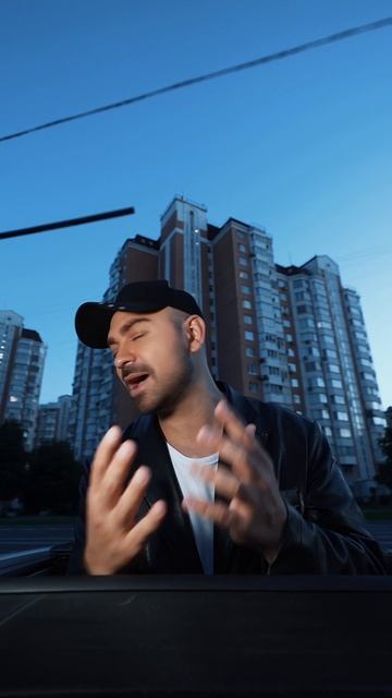 Саша Санта - Счастливыми смотреть онлайн