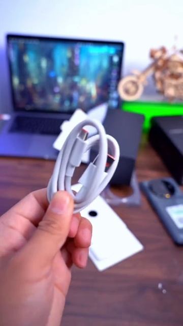 Xiaomi 12S Ultra смотреть онлайн