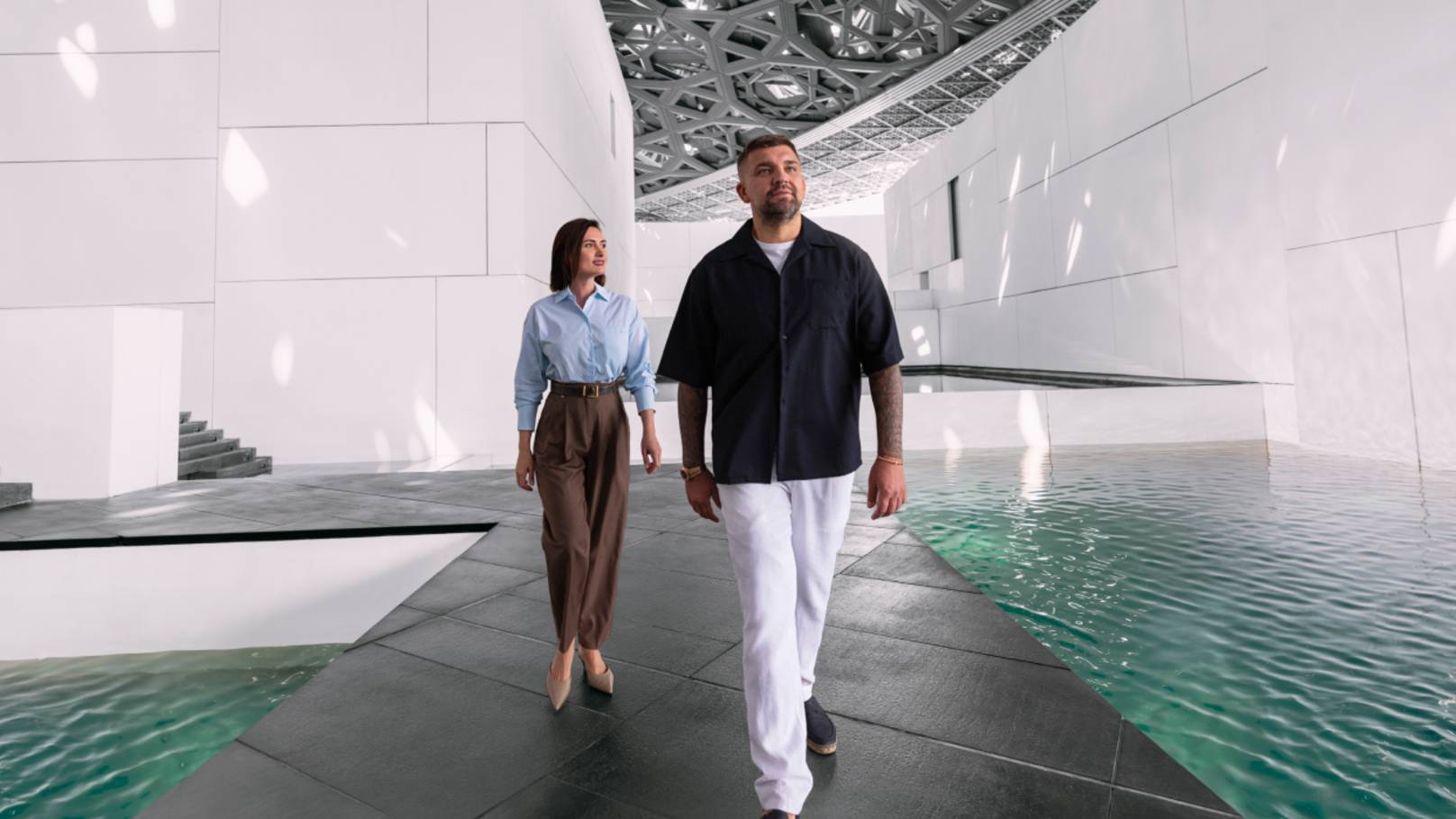 ОАЭ (Абу-Даби). Лето 2025. Рекламный ролик с участием Василия Басты и его жены 😊👍 смотреть онлайн