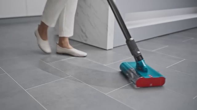 Dyson introduces their first wet and dry cordless vacuum cleaner - V15s Detect Submarine смотреть онлайн