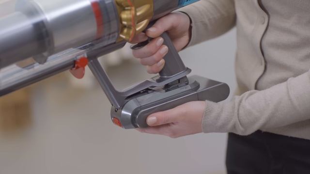 How to charge your Dyson V15 Detect™ cordless vacuum смотреть онлайн