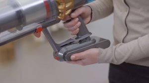 How to charge your Dyson V15 Detect™ cordless vacuum