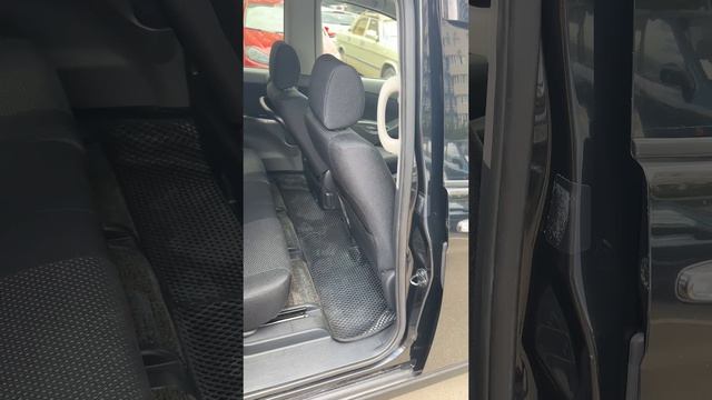 Toyota Isis смотреть онлайн