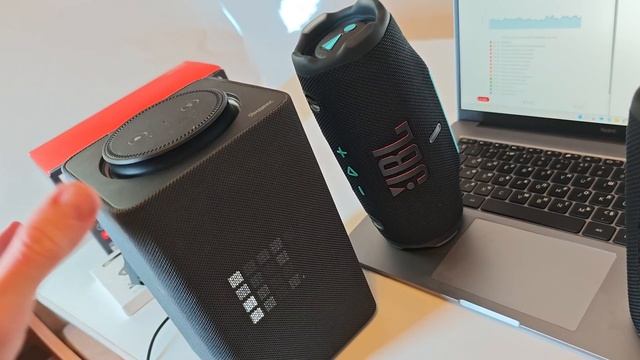 Алиса Стрит, JBL Flip 7, JBL Charge 6, Алиса Макс, JBL Pulse 5, обзор и сравнение портативных колоно смотреть онлайн