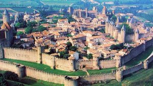 Италия. Пешеходная экскурсия по средневековому замку-городу