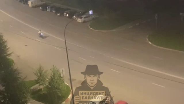 Подростки на мопедах не дают спать барнаульцам смотреть онлайн