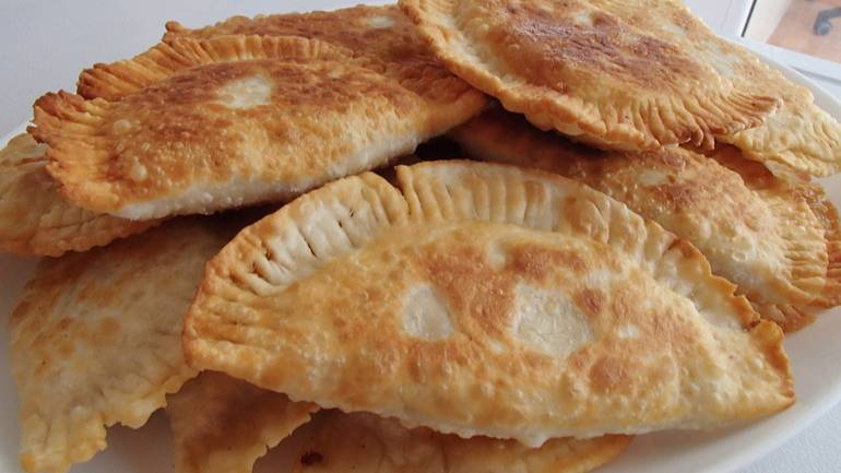 Как приготовить сочные чебуреки с мясом смотреть онлайн