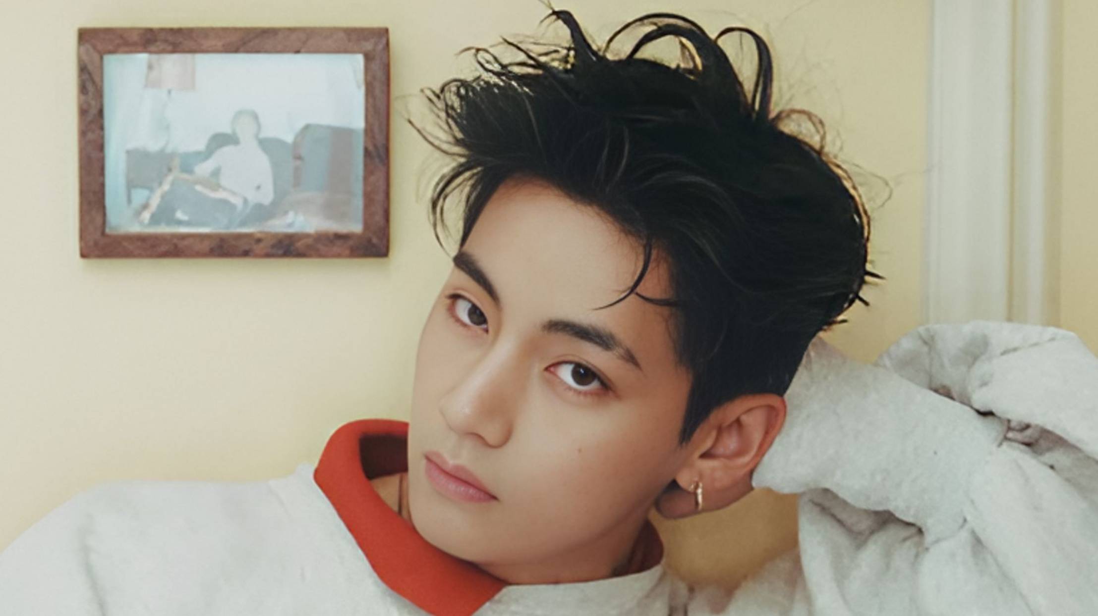 Ким Тэхён. Новые фотографии август 2025 г смотреть онлайн