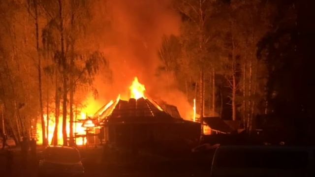 Горит база отдыха в Горном Алтае смотреть онлайн