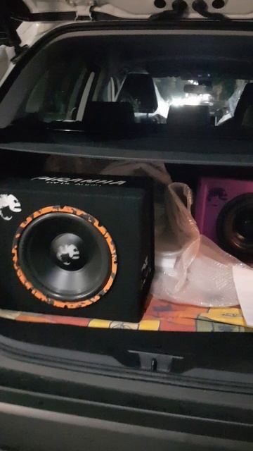 добавим басов к штатке смотреть онлайн