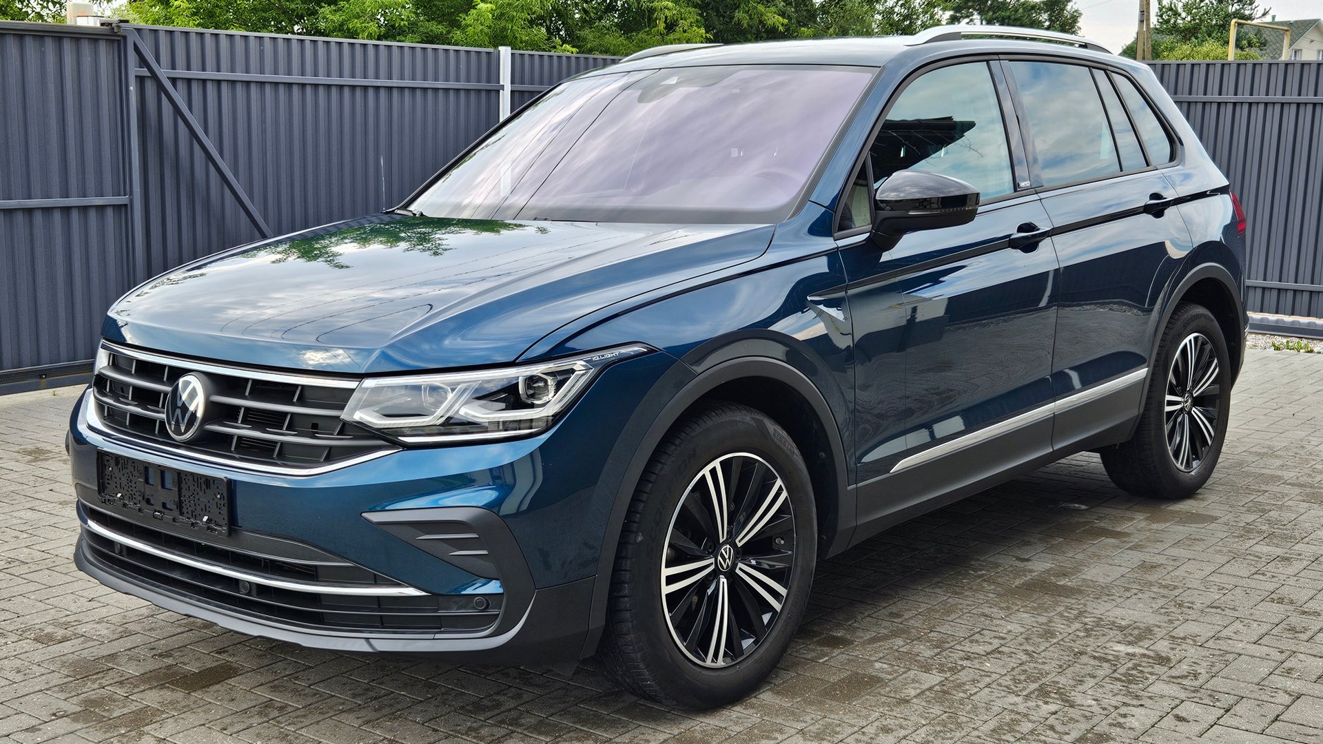 VW Tiguan United 2021 м.г.! 1.5 TSi 150 hp 6МКПП! IQ.Light, все подогревы, адаптивный круиз, R18! смотреть онлайн
